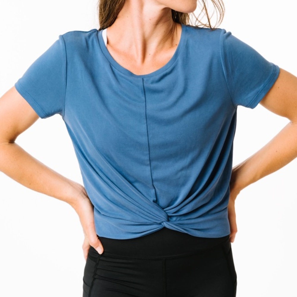 Zyia Calm Blue Swirl In The Front T - size Small
